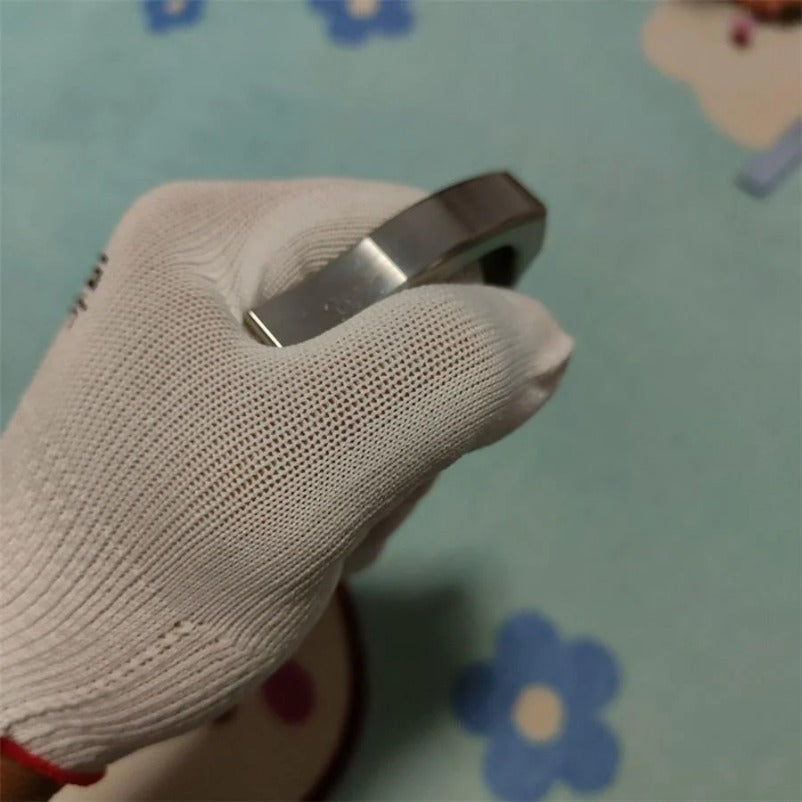 Protective Knuckle Duster Crafted from 304 Stainless Steel for EDC