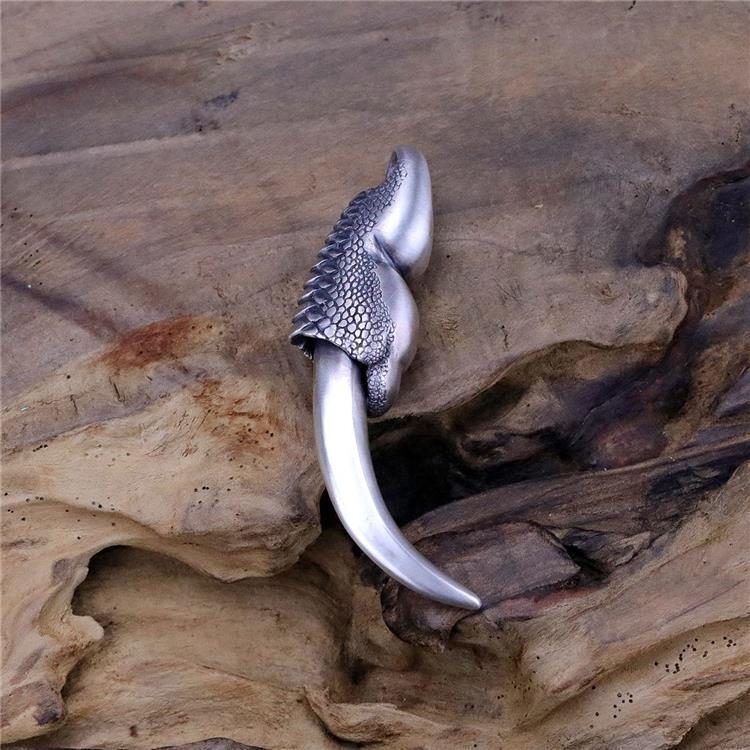 Self Defense Carved Claw Necklace Pendant for Backpack EDC Decoration