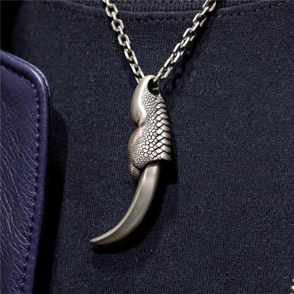 Self Defense Carved Claw Necklace Pendant for Backpack EDC Decoration