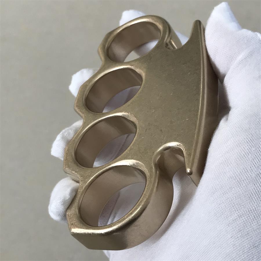The KING Classic Design Stonewashed Brass Knuckle Duster