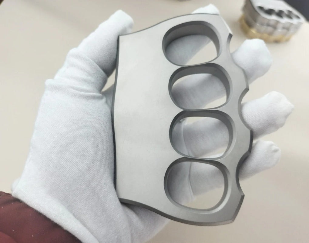 SturdyGuard Impact-Resistant Knuckle Duster with Window Shattering Feature