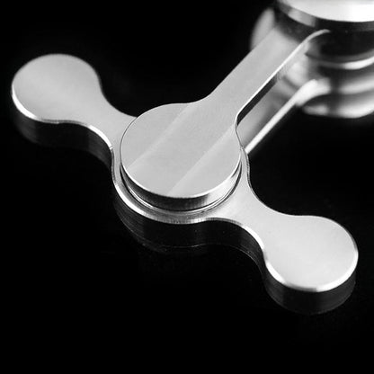 Knuckle Duster with Spinner Feature for Tactical Use