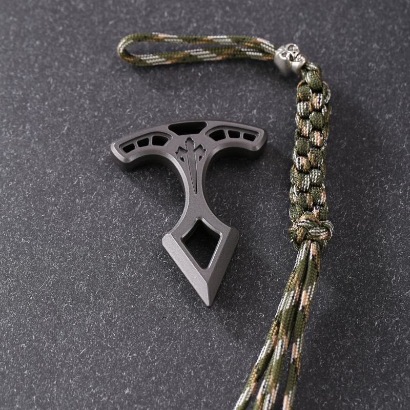 Protective Knuckle Duster for Outdoor Self-defense and Emergency Window Breaking