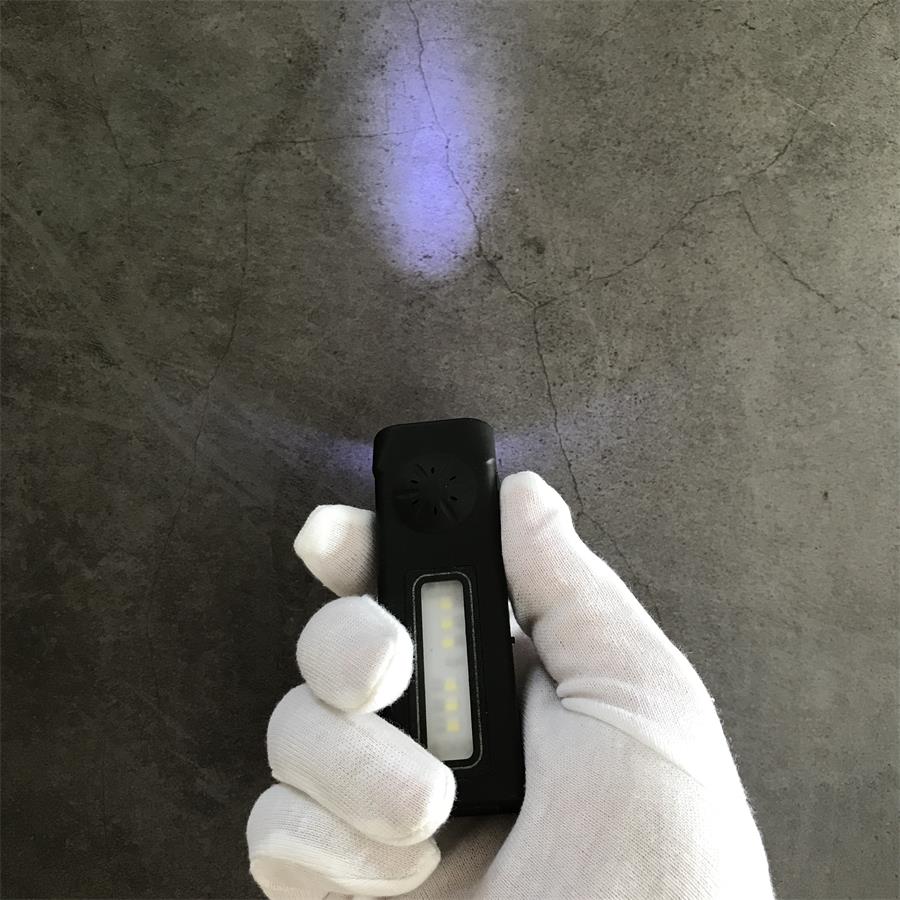 Self-defense Flashlight with Built-in Stun Gun Feature