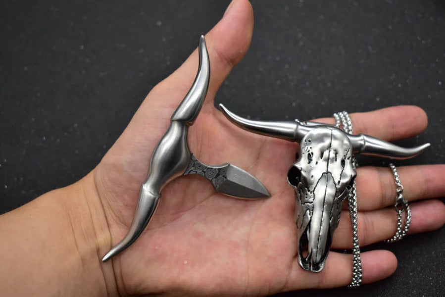 Spiked Damascus Steel Bullhead Knife for Collectors