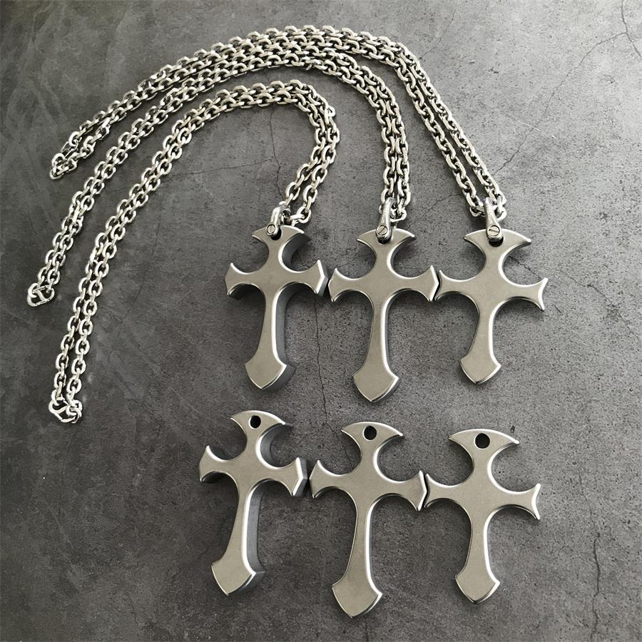 Men's Titanium Alloy Cross Finger Tiger Pendant Necklace for Tactical EDC