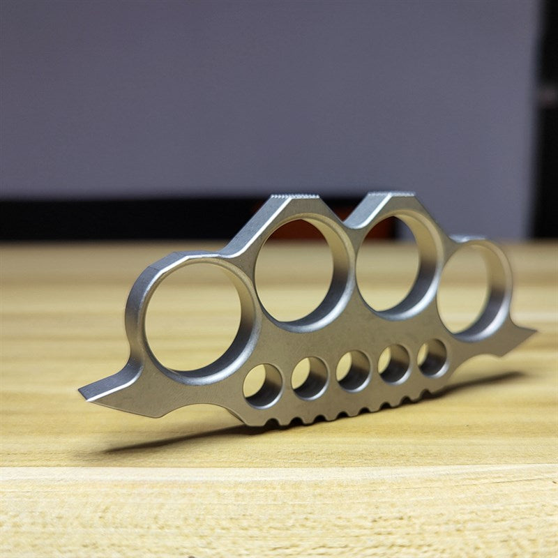 TitanSurvivor Tactical Knuckle Duster for Outdoor Defense