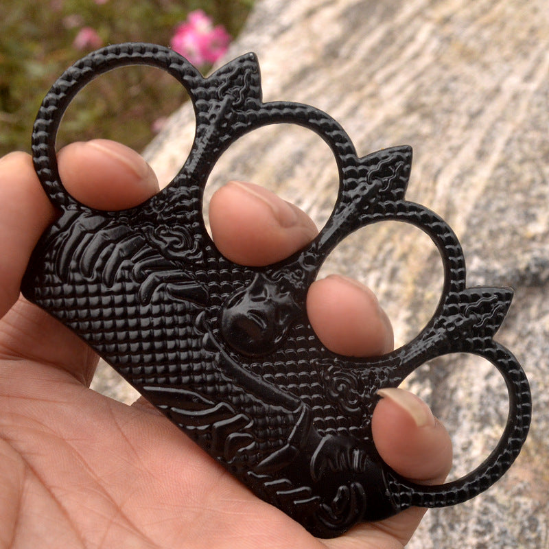 Neptune-Inspired Knuckle Duster for Travel Safety and Protection