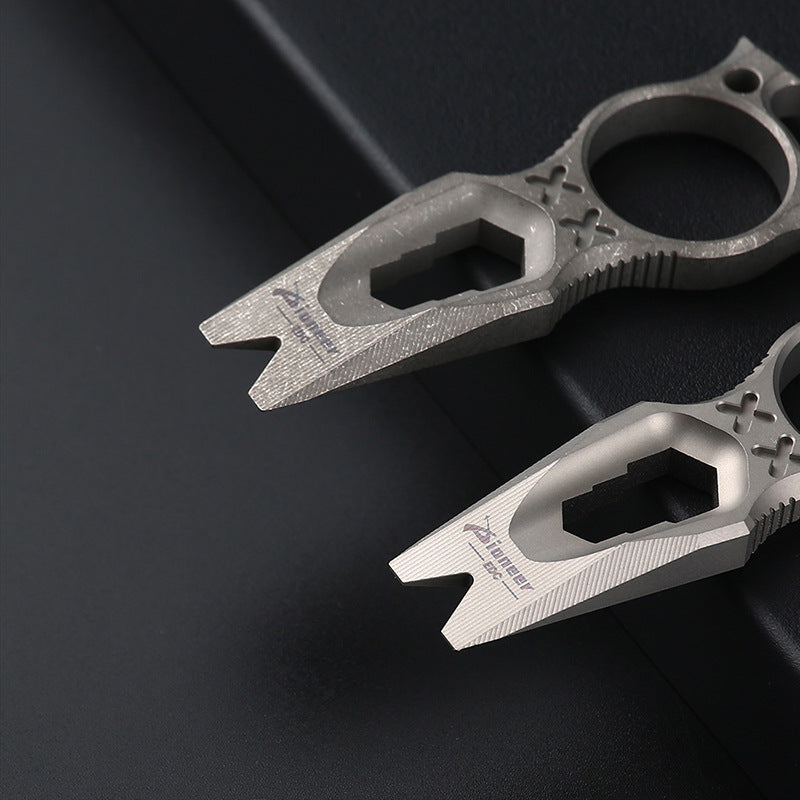EDC Knuckle Duster Multi-Tool Crafted from Titanium for Pioneer Gear