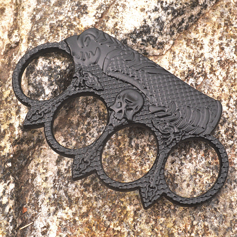 Neptune-Inspired Knuckle Duster for Travel Safety and Protection