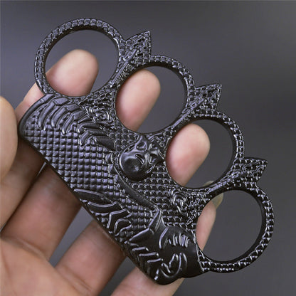 Neptune-Inspired Knuckle Duster for Travel Safety and Protection