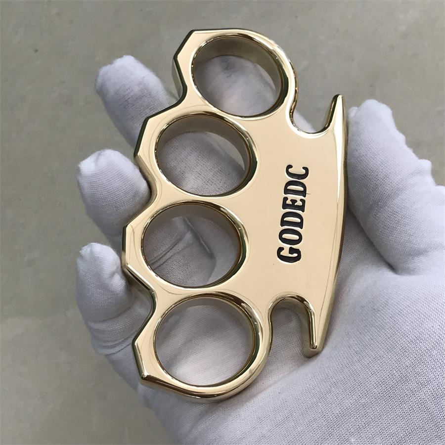 Mirror-Finished Classic Brass Fist Protector