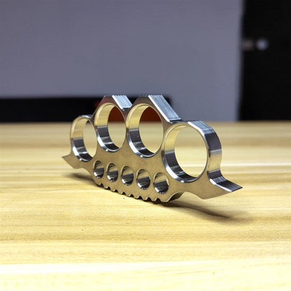 TitanSurvivor Tactical Knuckle Duster for Outdoor Defense