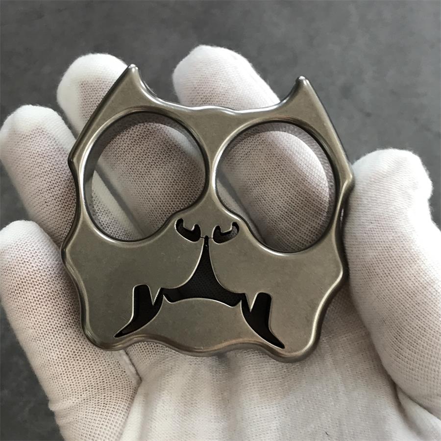 Premium TC21 Titanium Alloy Dog-Shaped Knuckle Duste