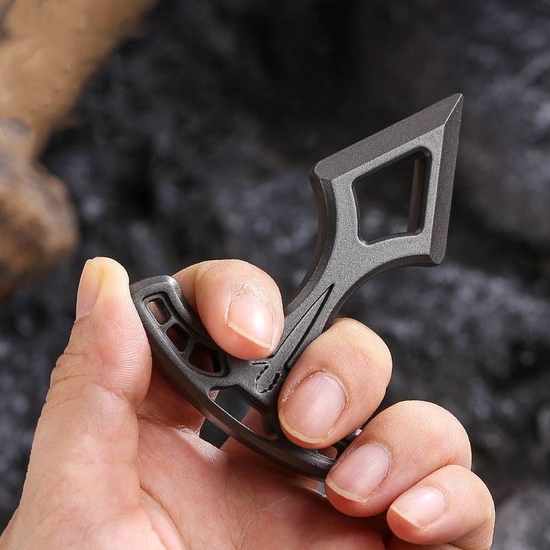 Protective Knuckle Duster for Outdoor Self-defense and Emergency Window Breaking