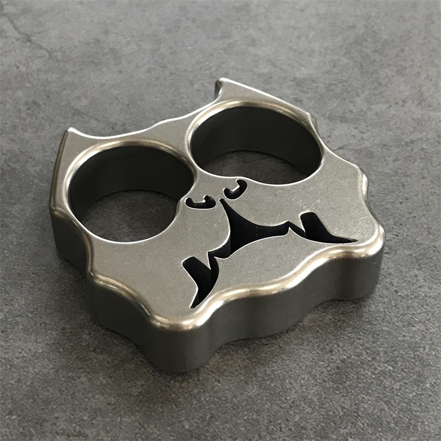 Premium TC21 Titanium Alloy Dog-Shaped Knuckle Duste
