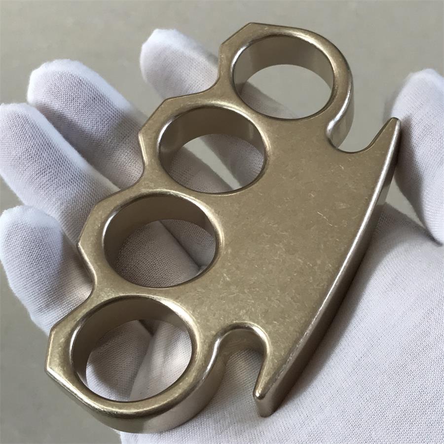 The KING Classic Design Stonewashed Brass Knuckle Duster